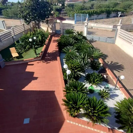 Daisy Conversano-polignano A Mare 4*