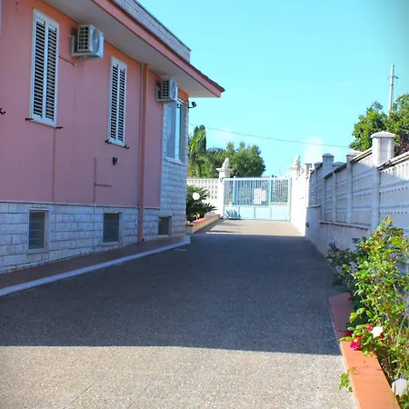 Daisy Conversano-polignano A Mare B&B