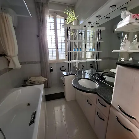 Daisy Conversano-polignano A Mare 4*