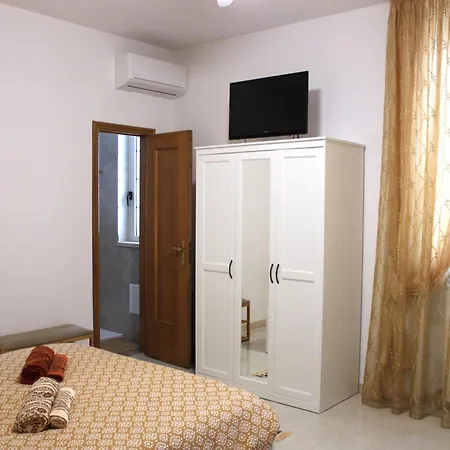 Daisy - Polignano A Mare Bed & Breakfast
