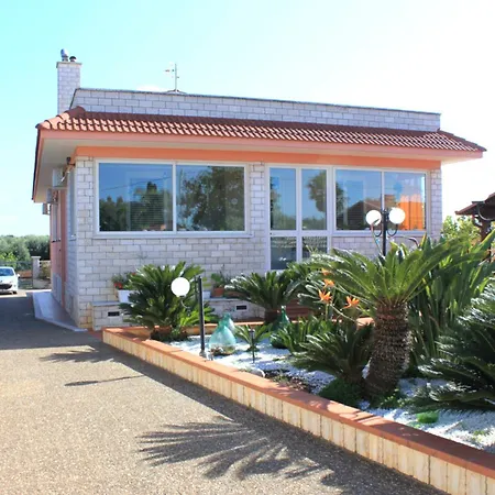 Daisy Conversano-polignano A Mare Conversano